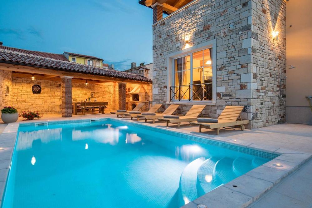 Moderne Istrische Steinvilla - 4 Sterne Mit Privatem, Beheizbaren Pool & Meerblick Kavran Buitenkant foto