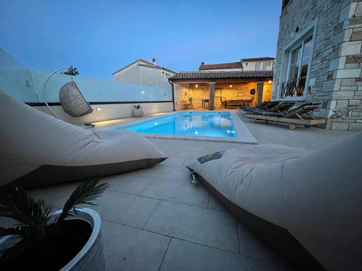 Moderne Istrische Steinvilla - 4 Sterne Mit Privatem, Beheizbaren Pool & Meerblick Kavran Buitenkant foto